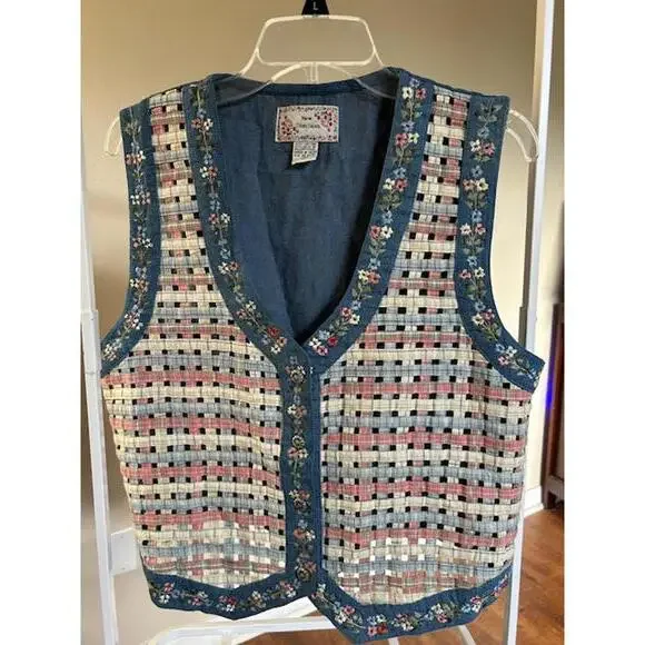 No Boundaries Embroidered Denim and Woven Vest Size L - Picture 1 of 4